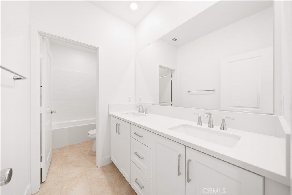 MLS #WS25265353 image #19