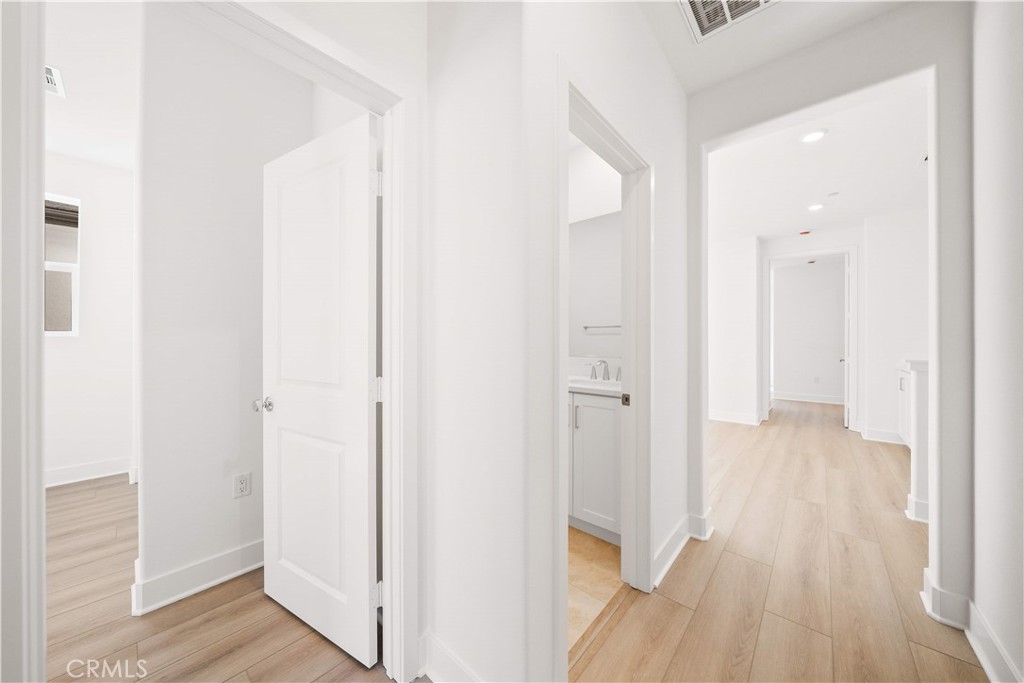 MLS #WS25265353 image #21