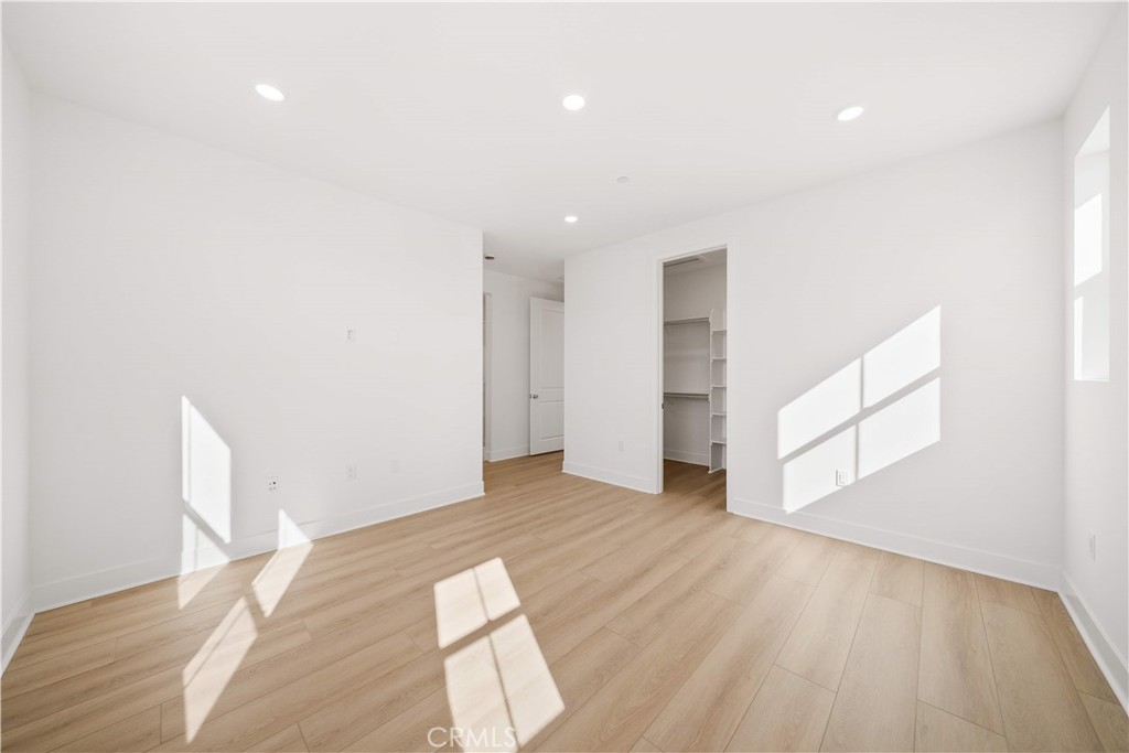 MLS #WS25265353 image #32