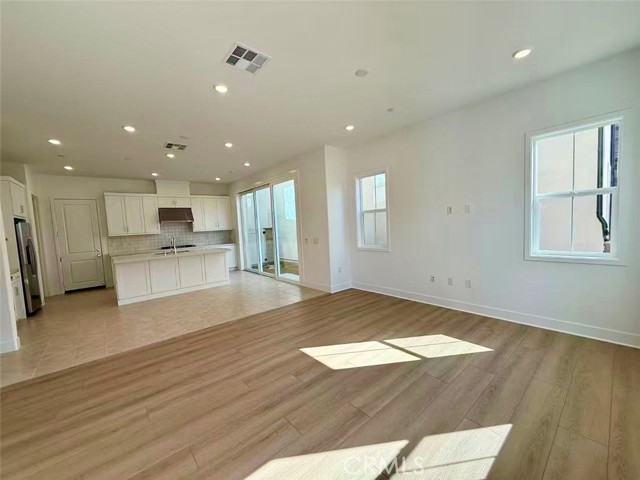 MLS #WS25265353 image #4