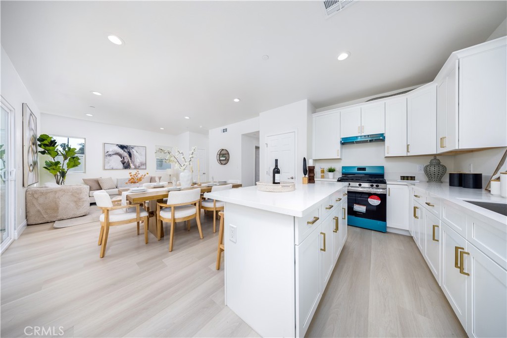 MLS #WS25265398 image #12