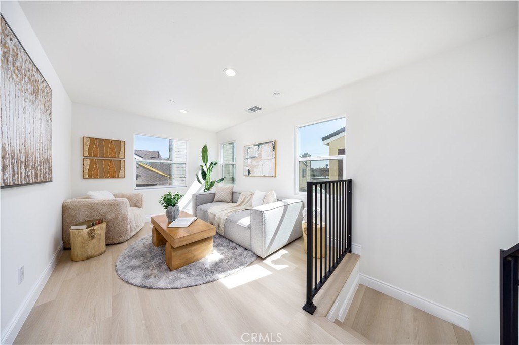 MLS #WS25265398 image #14