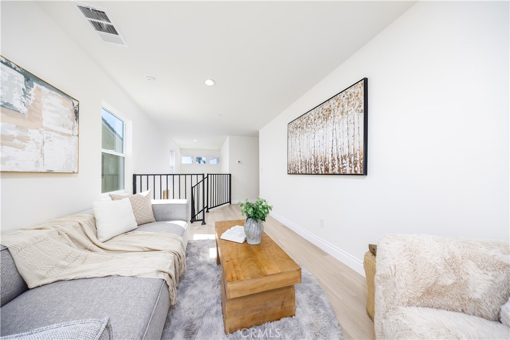 MLS #WS25265398 image #15