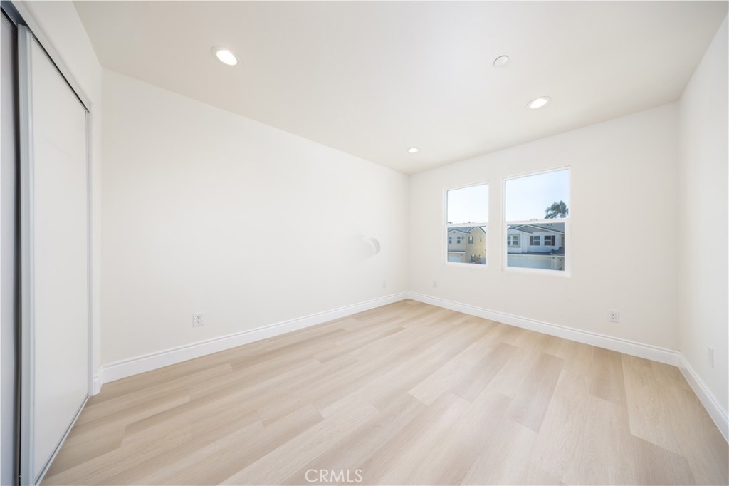 MLS #WS25265398 image #22