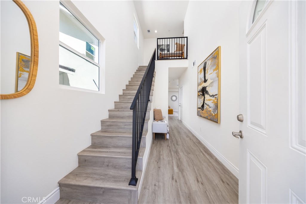 MLS #WS25265399 image #1