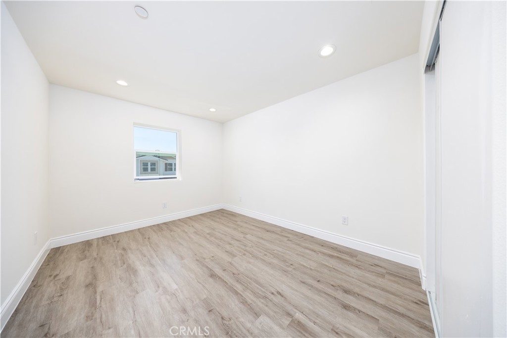 MLS #WS25265399 image #15