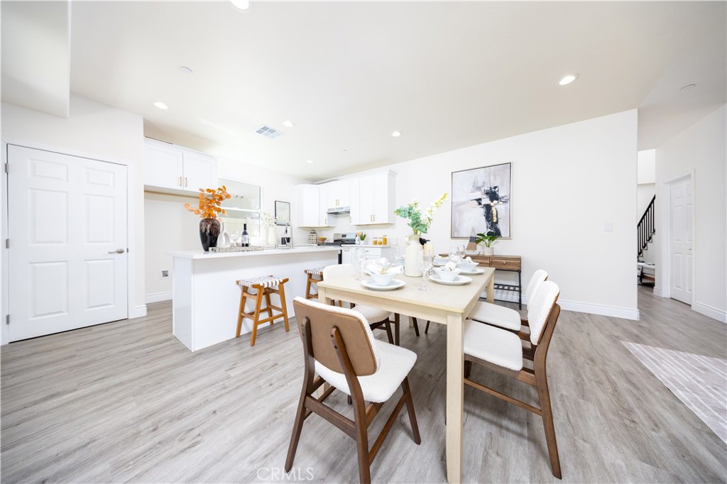 MLS #WS25265399 image #9