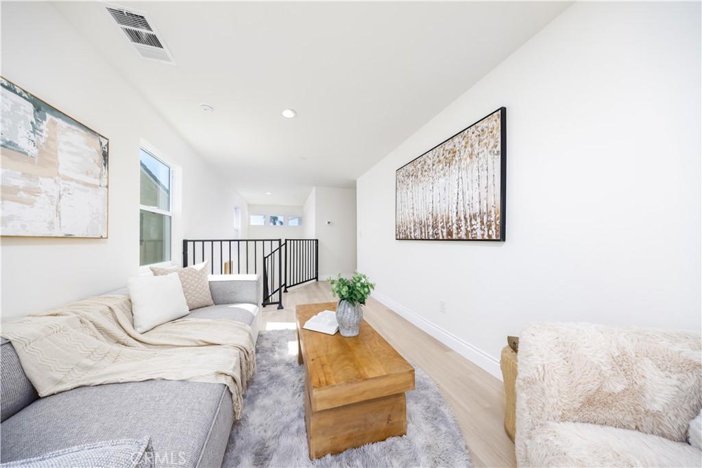 MLS #WS25265400 image #13