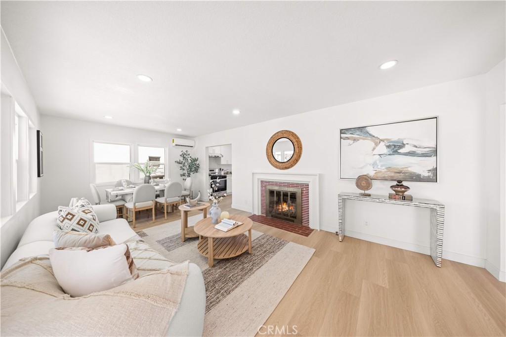 MLS #WS25266079 image #4