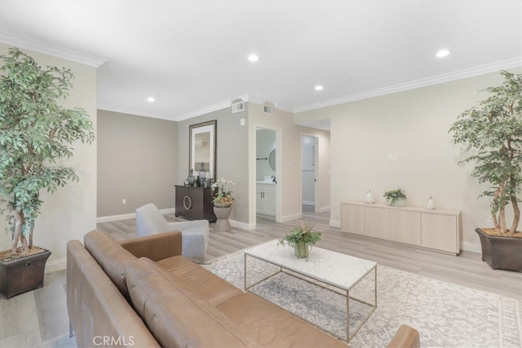 MLS #WS25266446 image #5