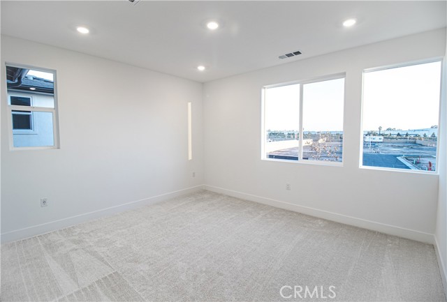 MLS #WS25266527 image #15