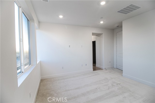 MLS #WS25266527 image #16