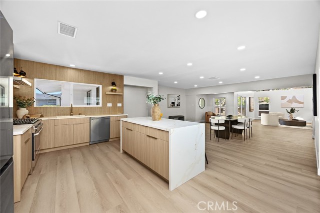 MLS #WS25266849 image #13