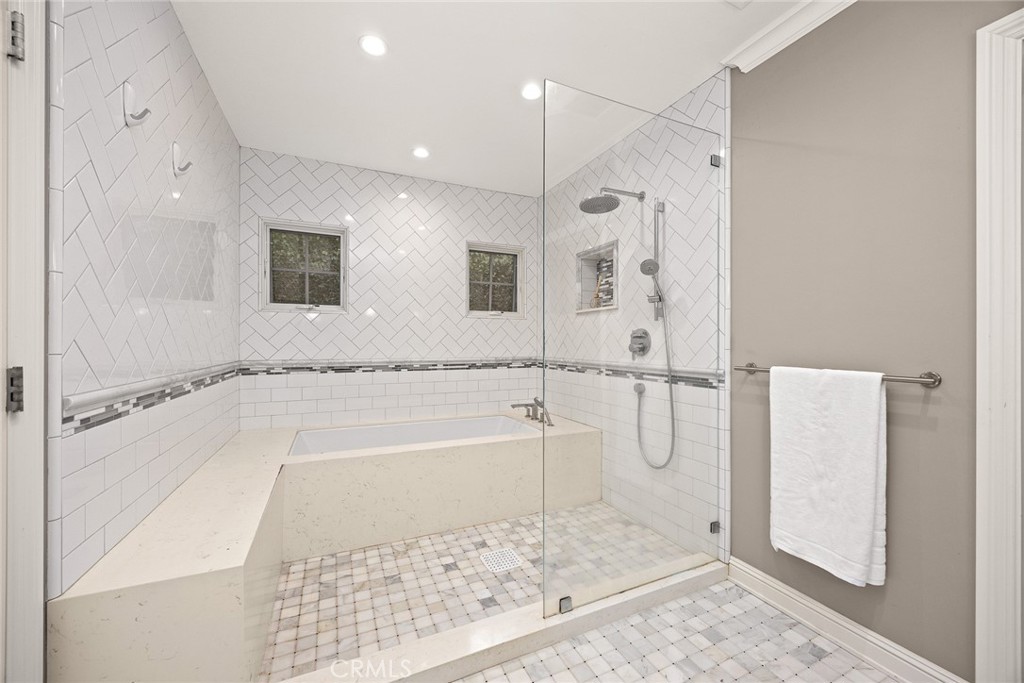 MLS #WS25266852 image #20