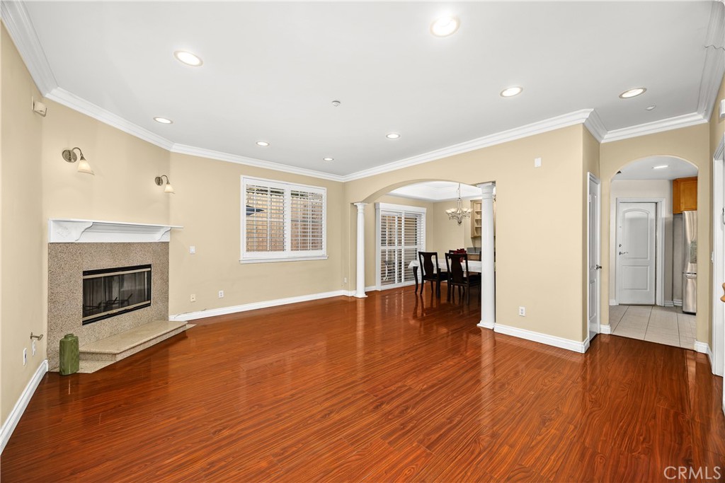 MLS #WS25266919 image #9