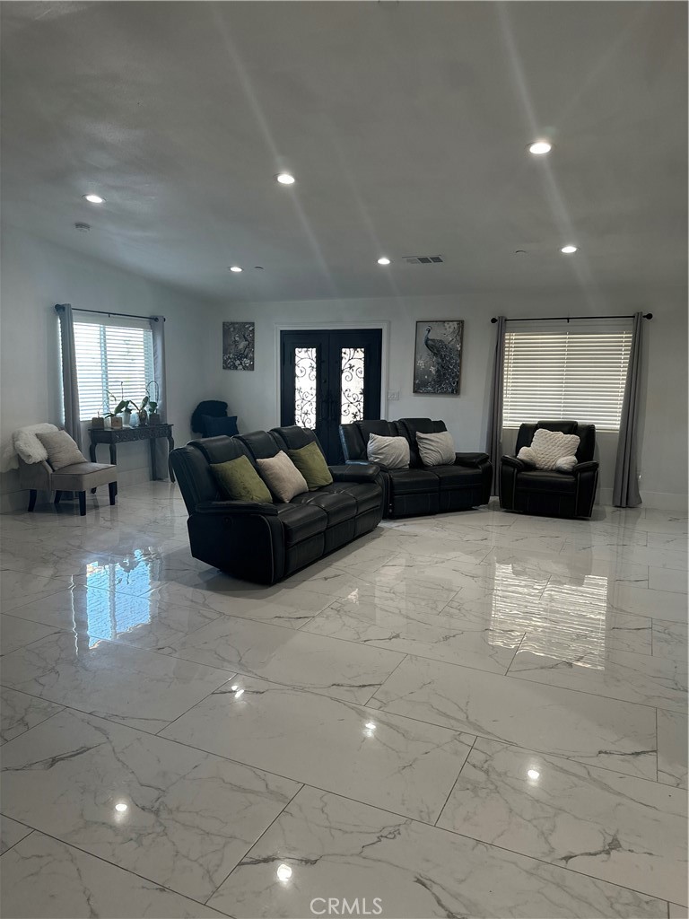 MLS #WS25267069 image #10