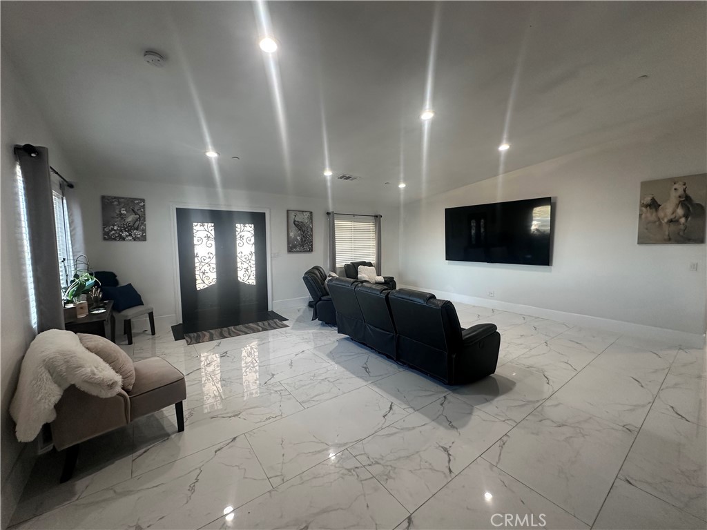 MLS #WS25267069 image #9