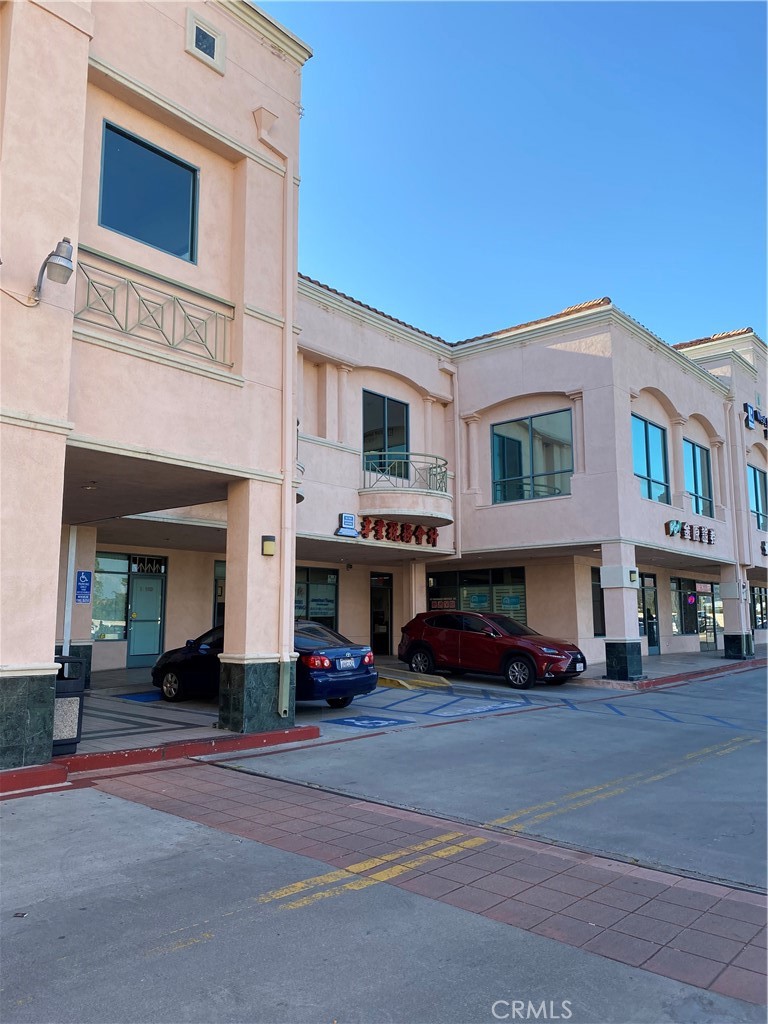 MLS #WS25267133 image #1