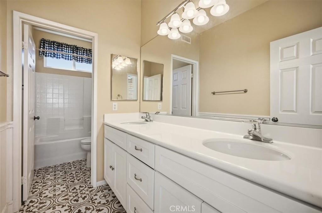 MLS #WS25267426 image #33