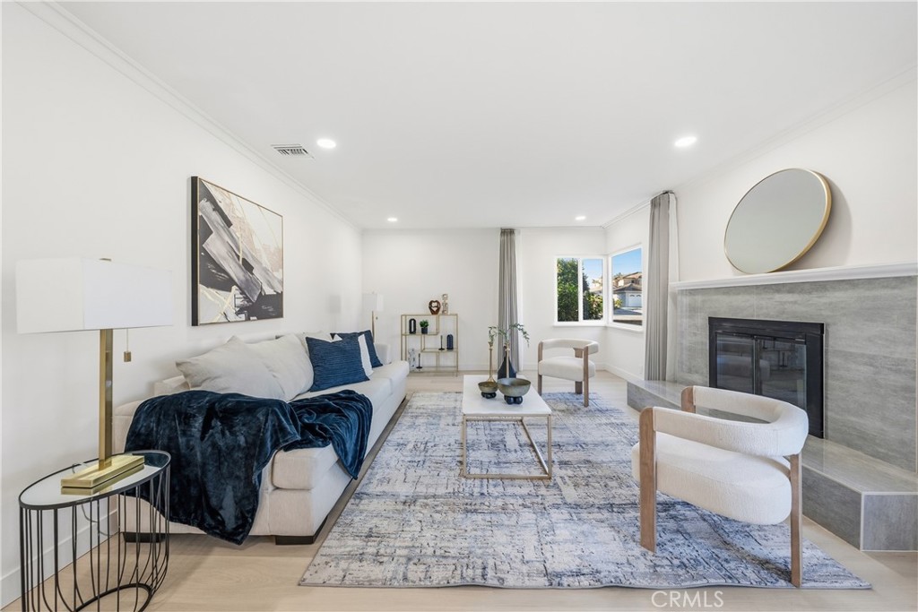 MLS #WS25267481 image #2