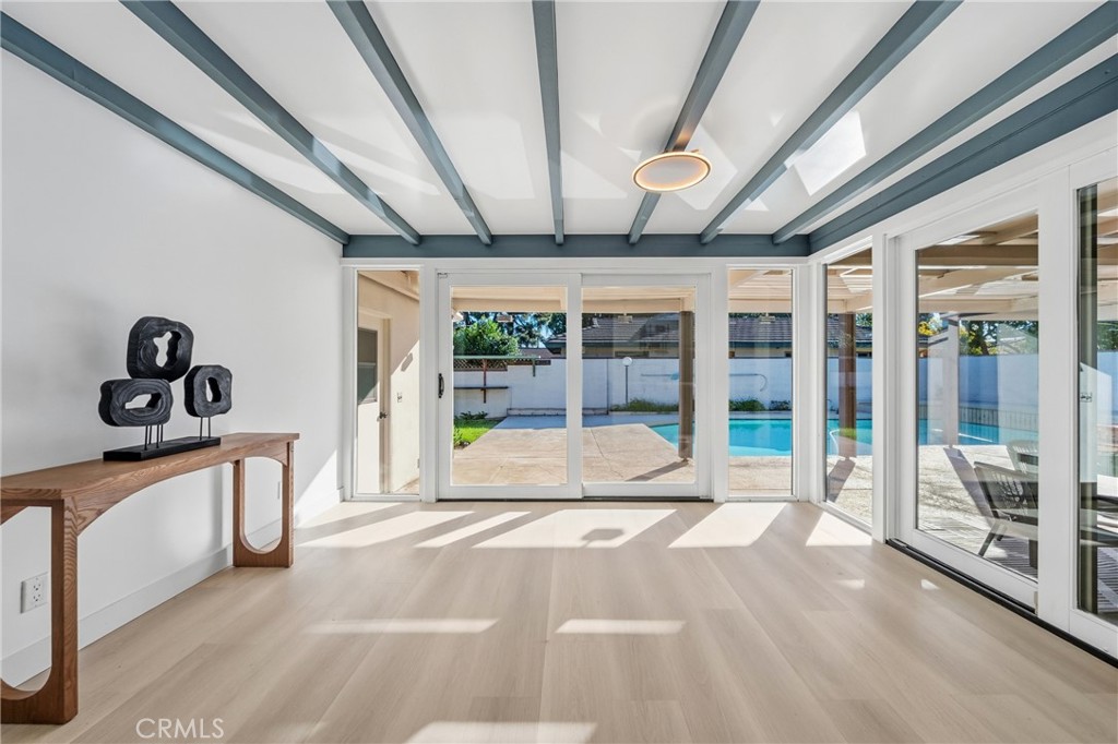 MLS #WS25267481 image #9