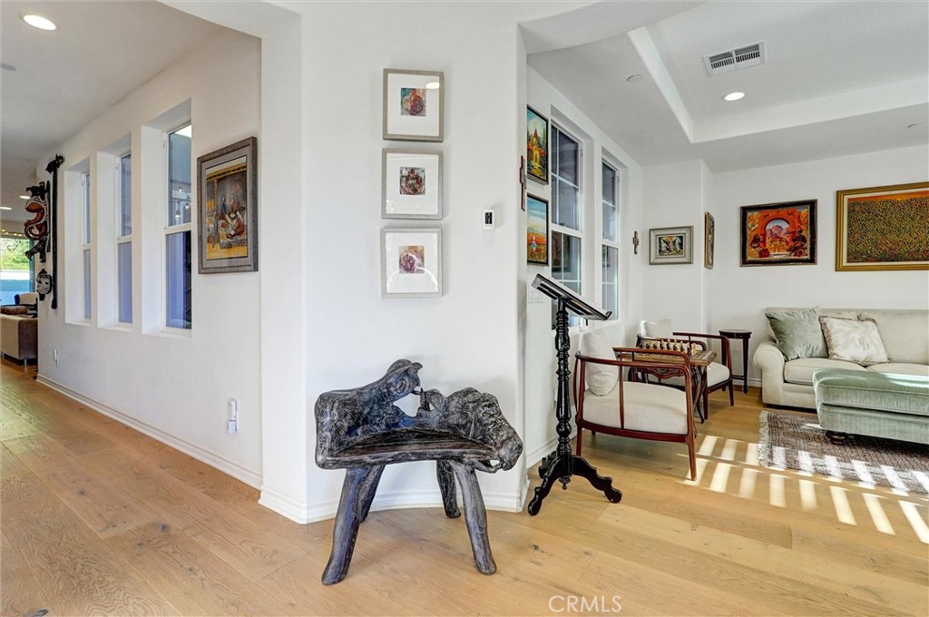 MLS #WS25267487 image #3