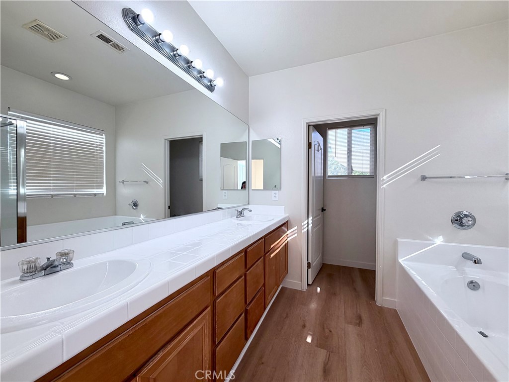 MLS #WS25267757 image #10