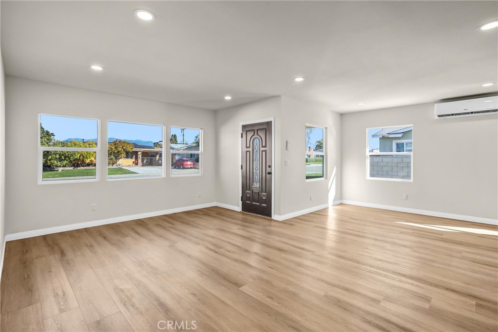 MLS #WS25268015 image #4