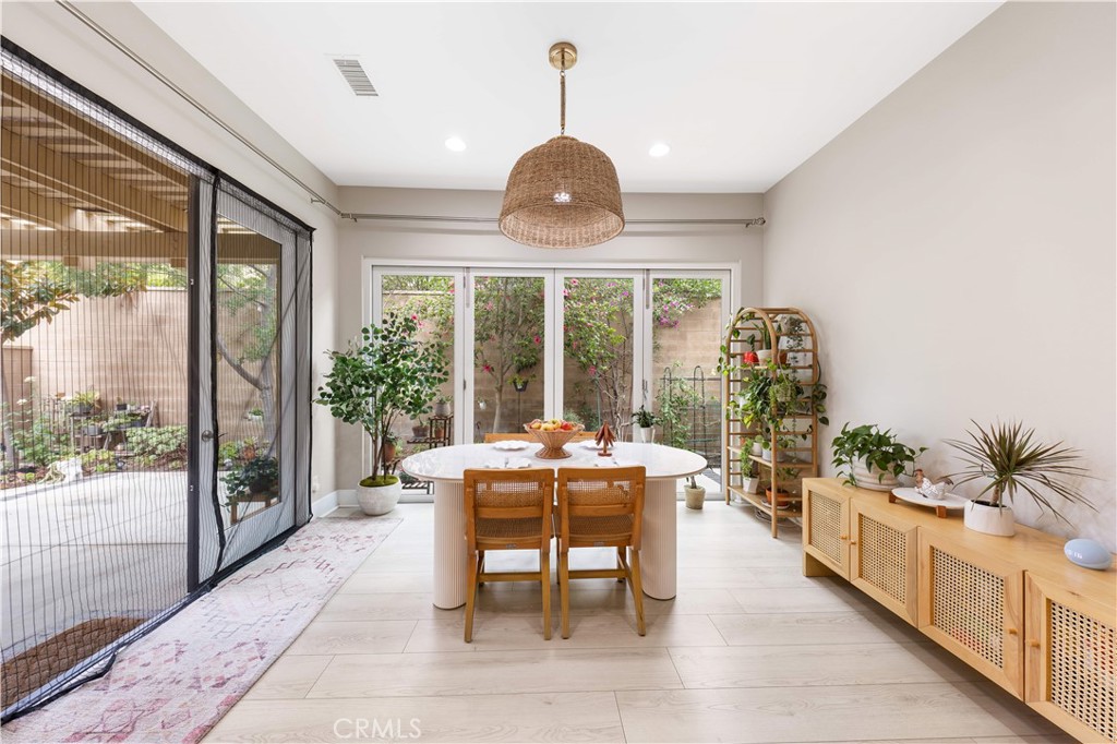 MLS #WS25268018 image #12