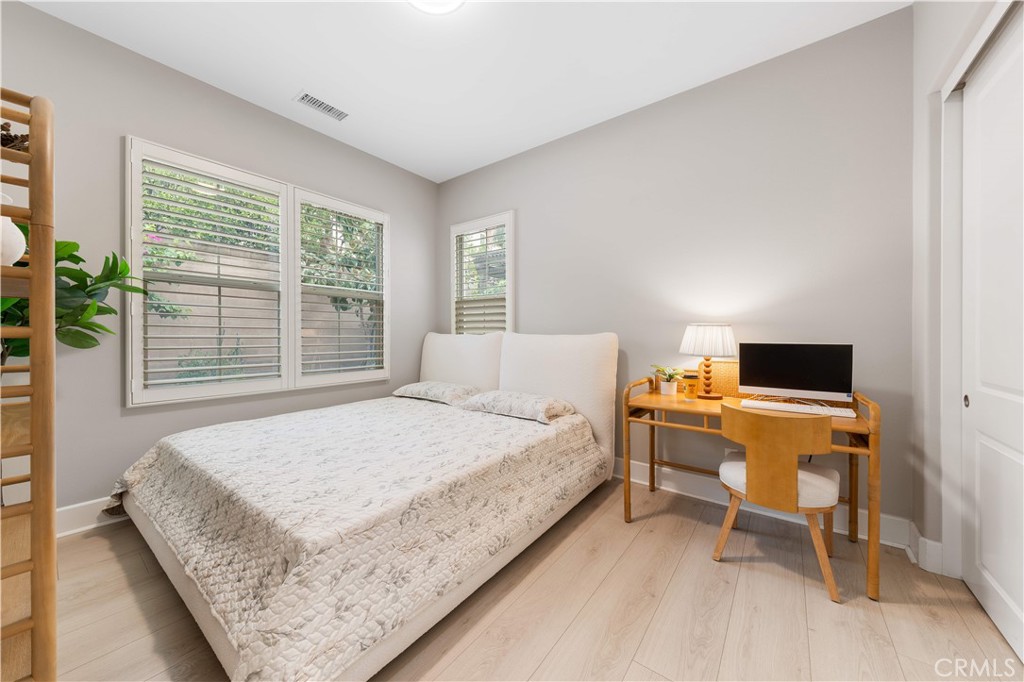 MLS #WS25268018 image #14