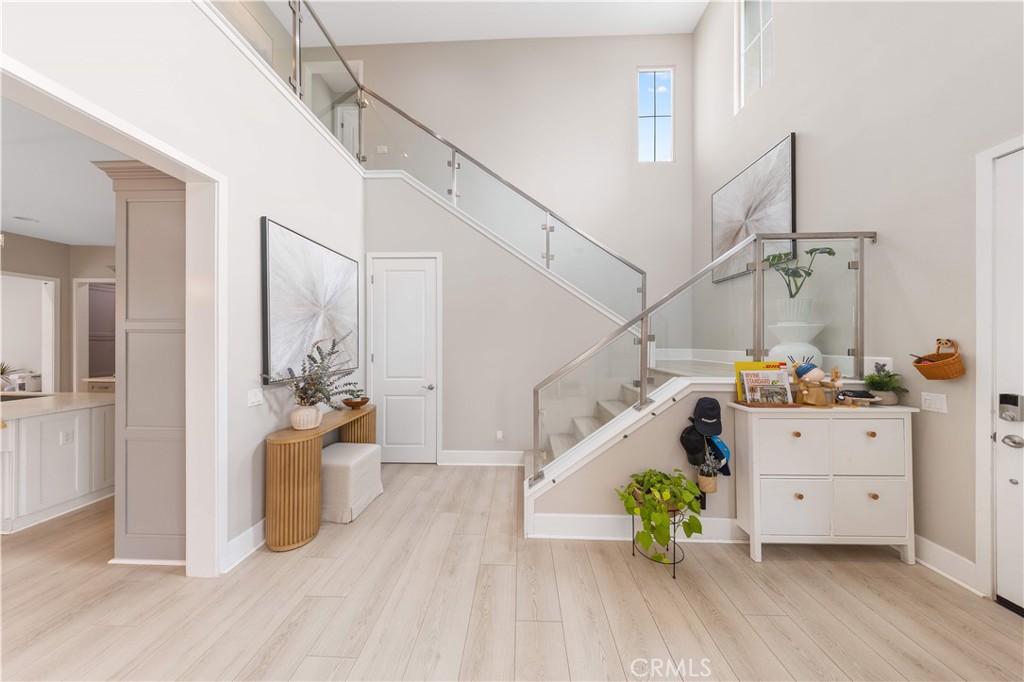 MLS #WS25268018 image #2