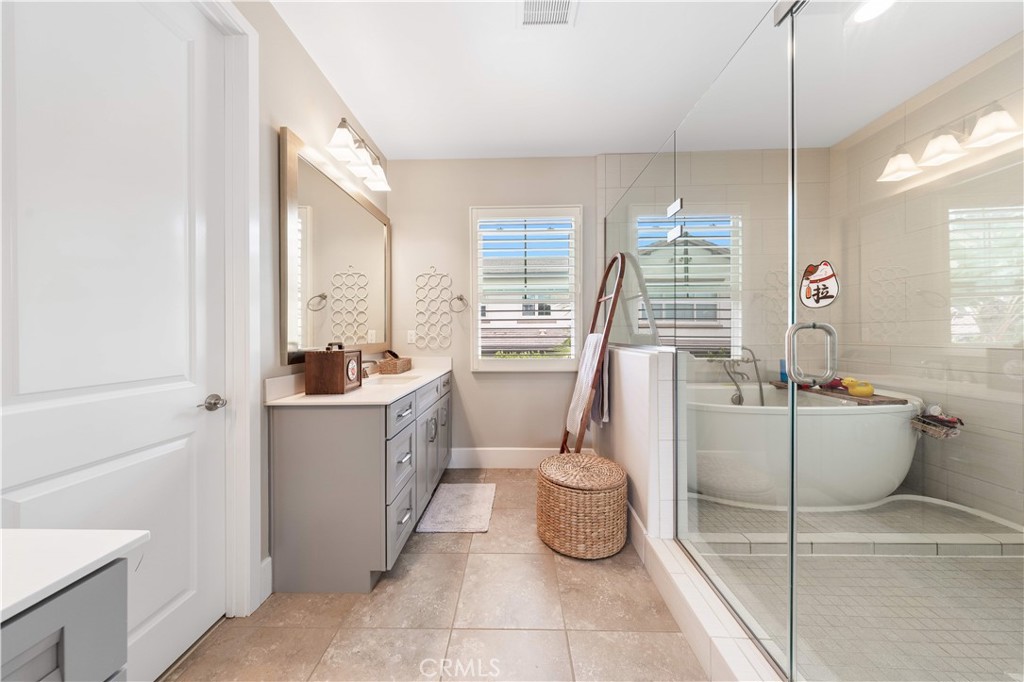 MLS #WS25268018 image #21