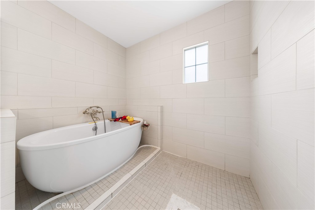 MLS #WS25268018 image #23