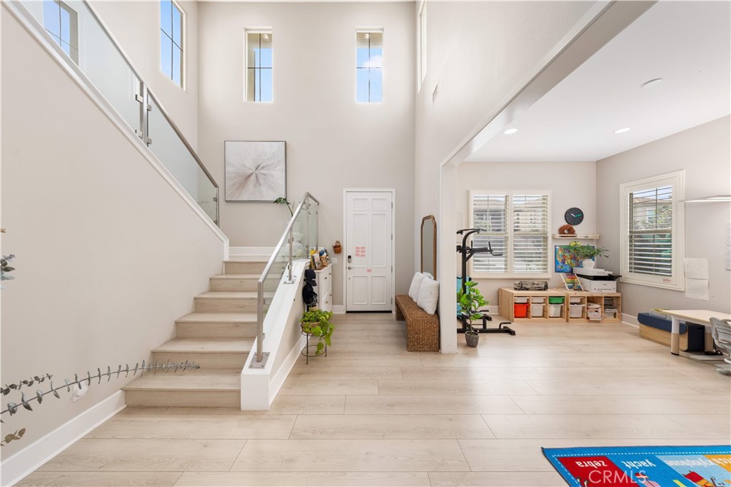 MLS #WS25268018 image #3