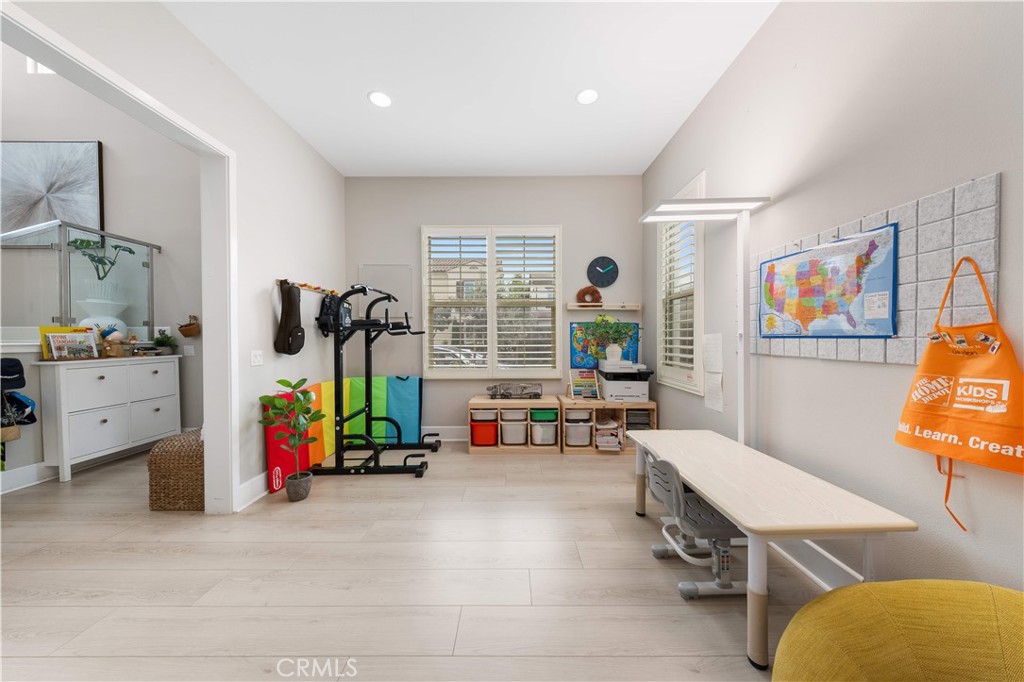 MLS #WS25268018 image #4