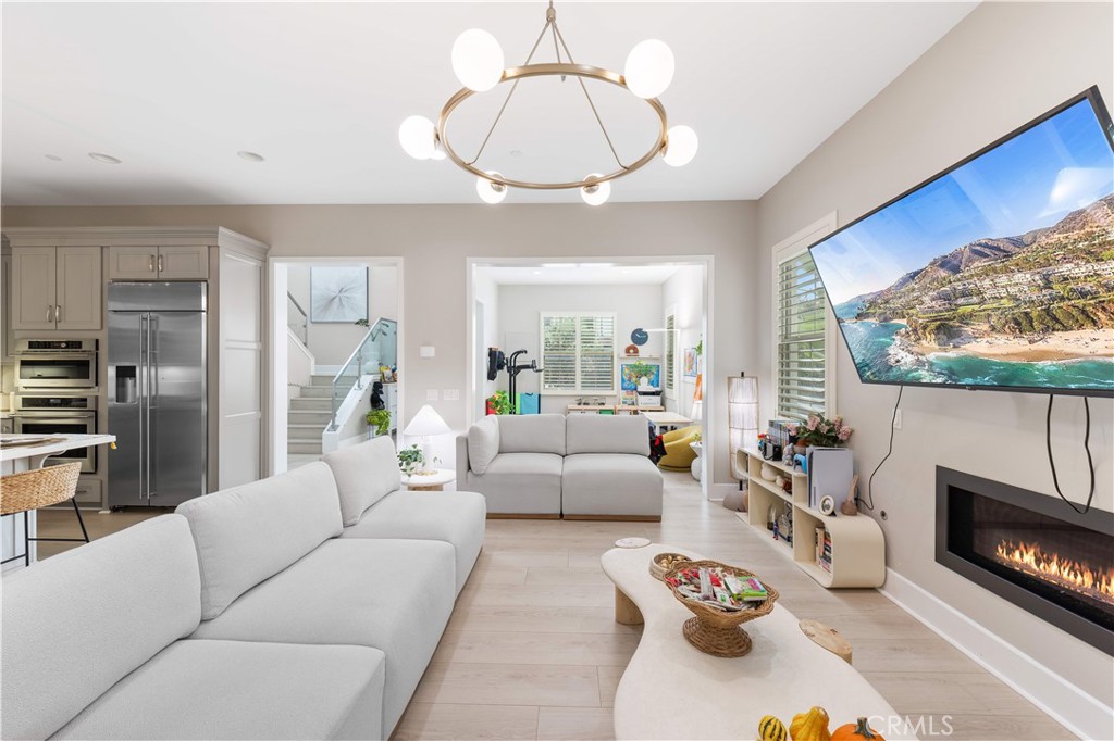 MLS #WS25268018 image #8