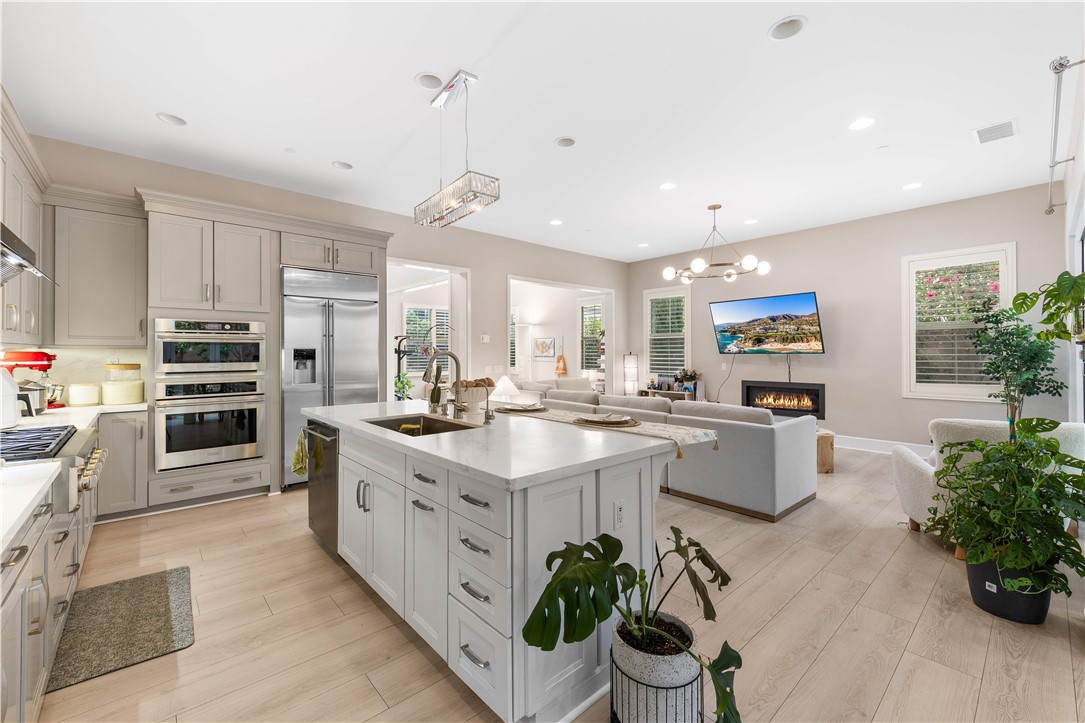 MLS #WS25268018 image #9