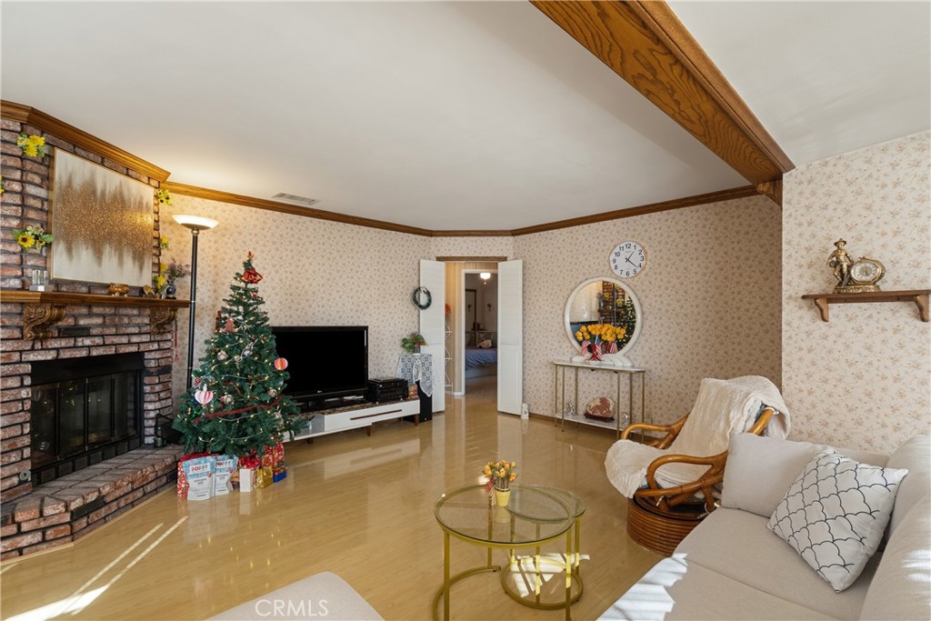 MLS #WS25268192 image #4