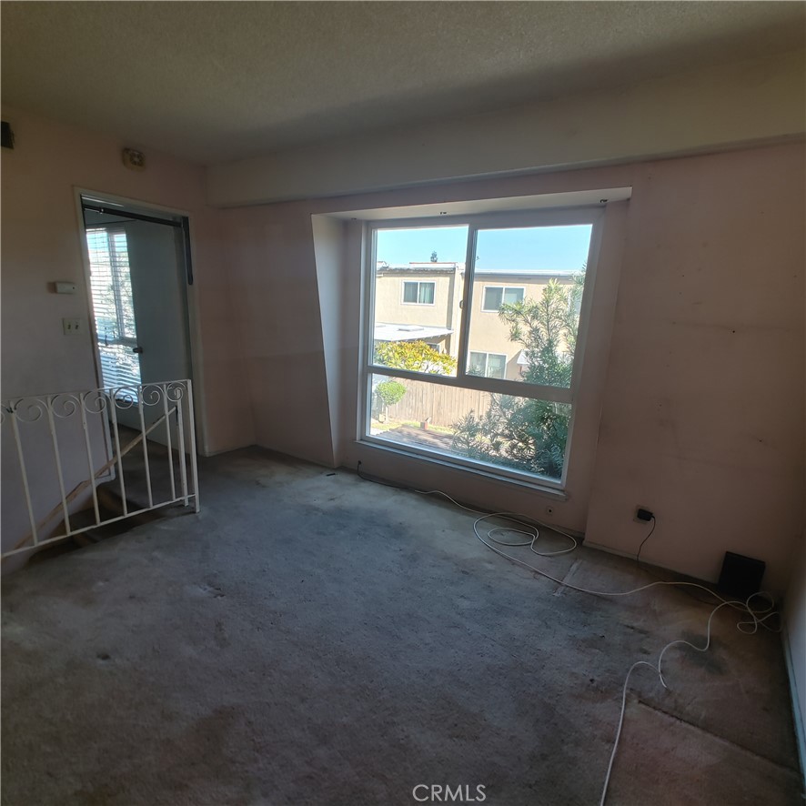 MLS #WS25268270 image #10