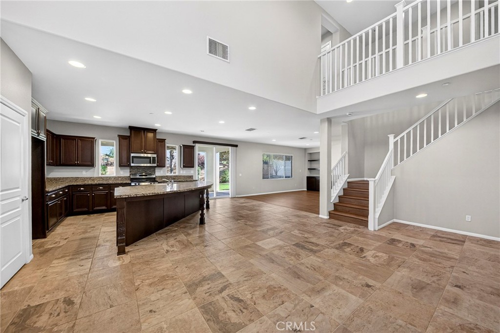 MLS #WS25268273 image #13