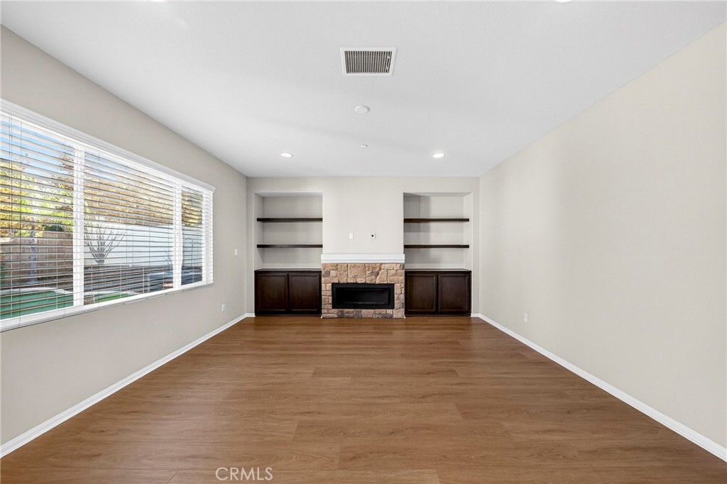 MLS #WS25268273 image #22