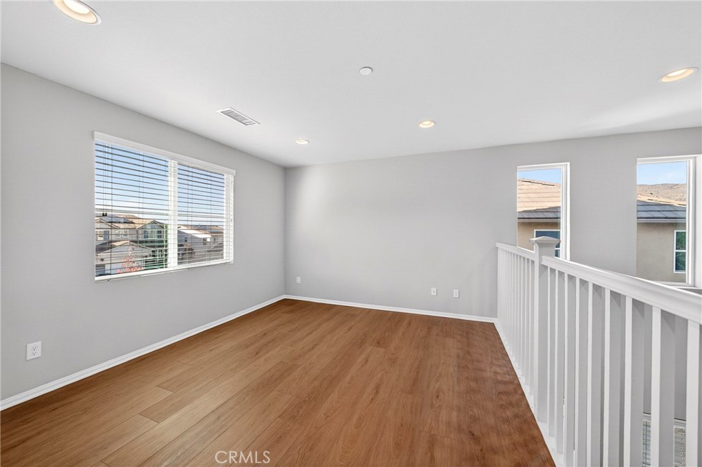 MLS #WS25268273 image #33