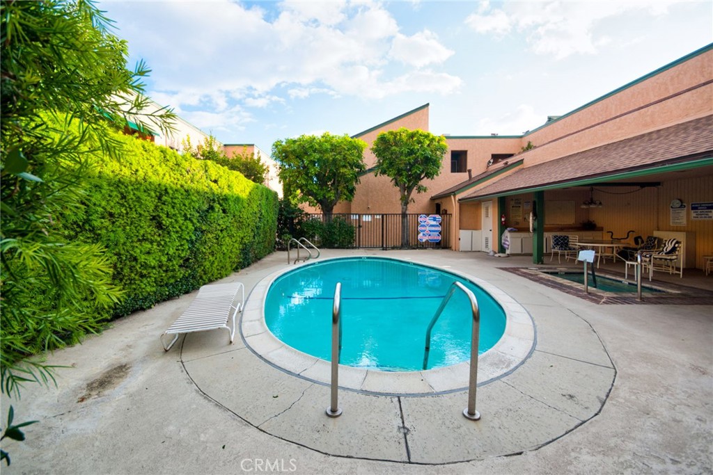 MLS #WS25268579 image #17