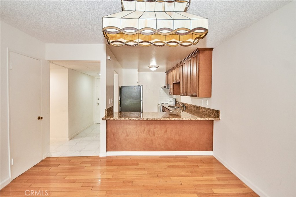 MLS #WS25268579 image #7