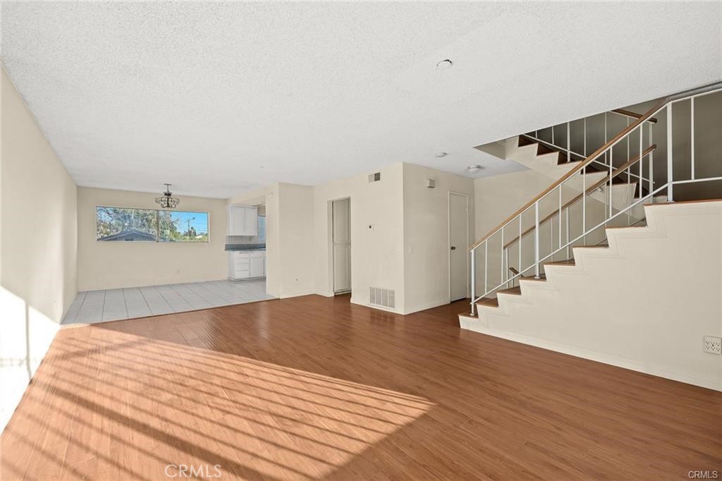 MLS #WS25268676 image #1