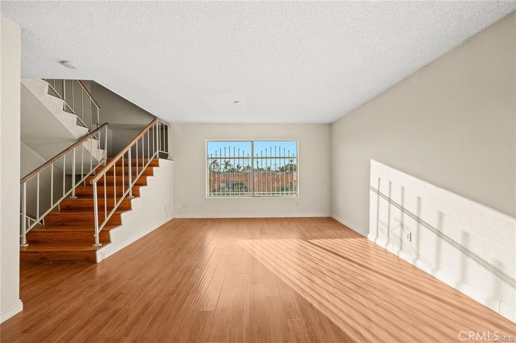 MLS #WS25268676 image #2