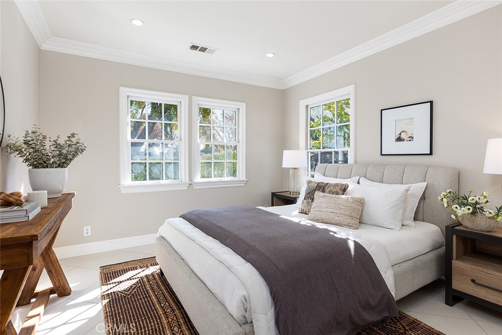 MLS #WS25268679 image #15