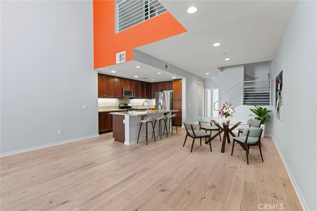 MLS #WS25268683 image #1