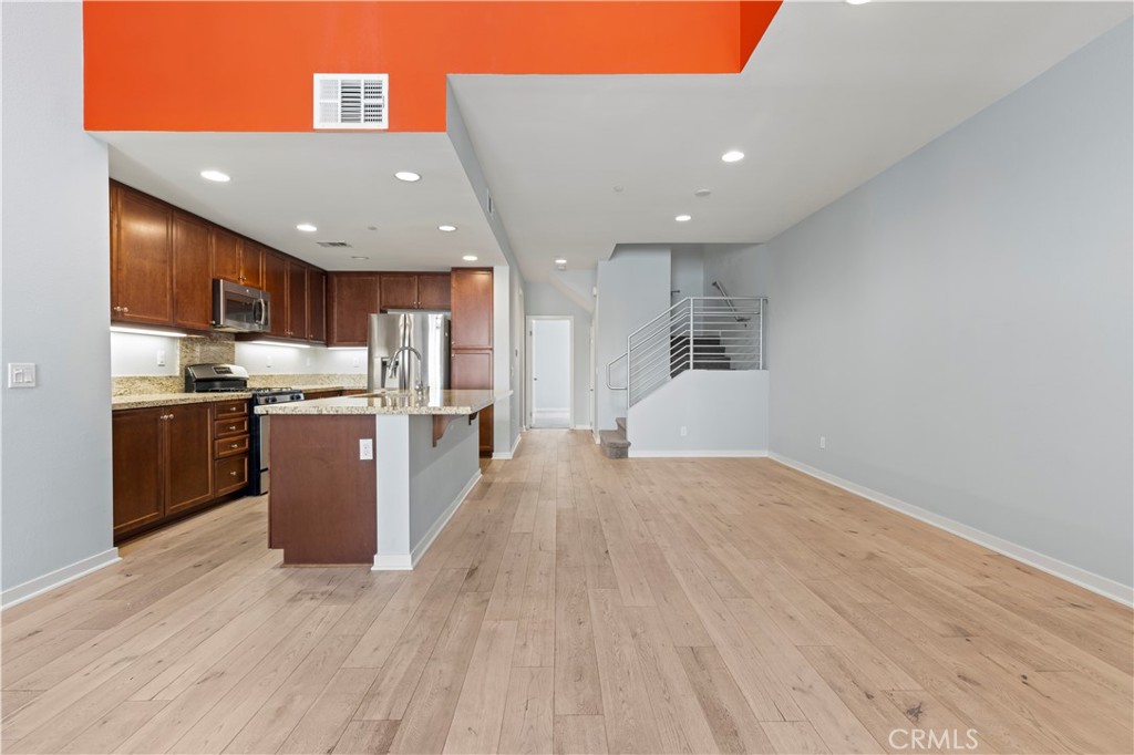 MLS #WS25268683 image #10