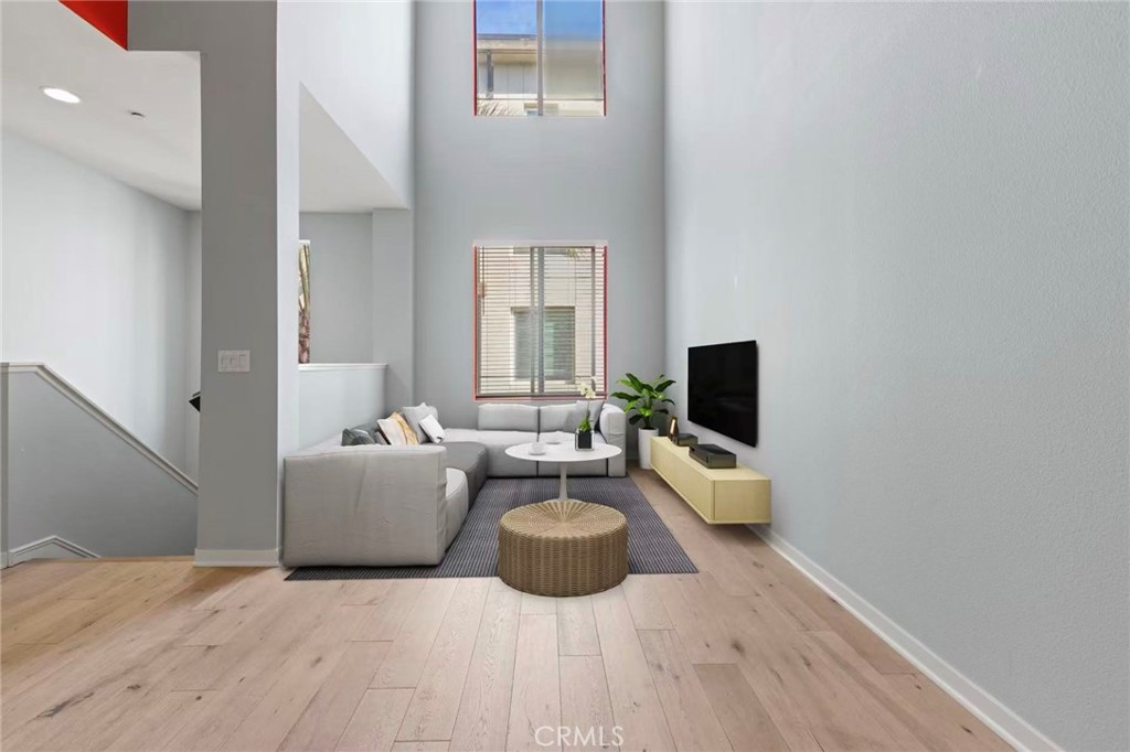 MLS #WS25268683 image #2